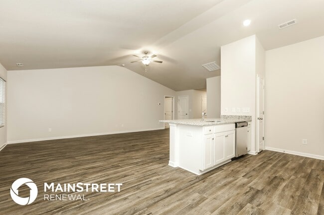 Photo - 10 Bounding Ln