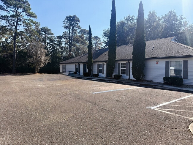 Odyssey At Amelia Apartment Building