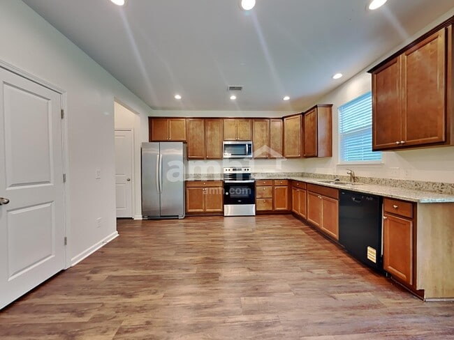 Photo - 1360 Hermitage Ln