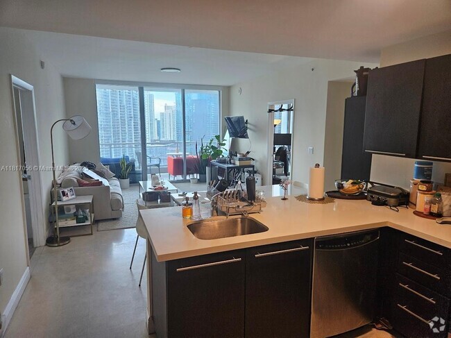 Building Photo - 90 SW 3rd St Unit 3301 Rental