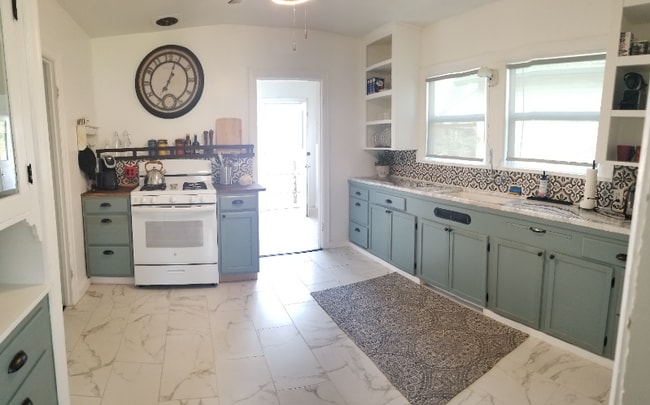 Photo - 362-364 W St Charles St Unidad 362