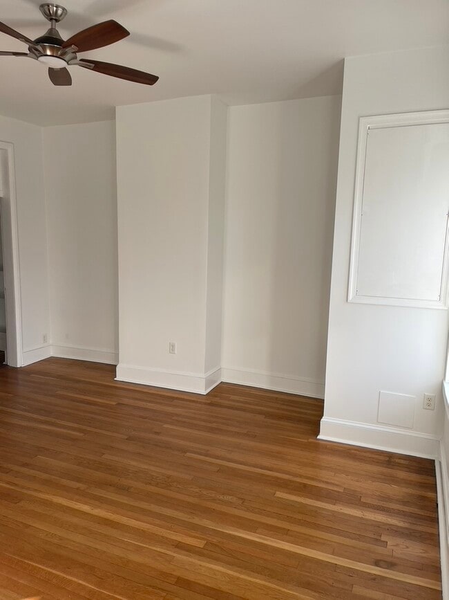 Living Room - 105 W 3rd St Unit Apt 3