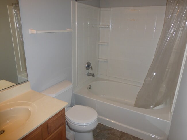 Photo - 914 Clover Ln