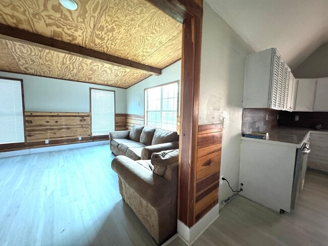 Photo - 16066 N Loop Dr