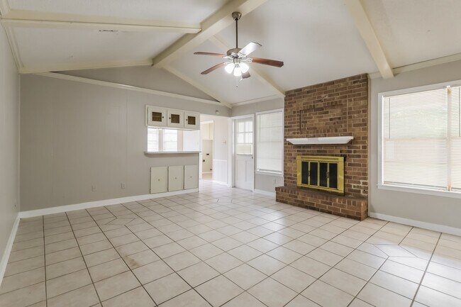 Photo - 222 Magic Oaks Dr