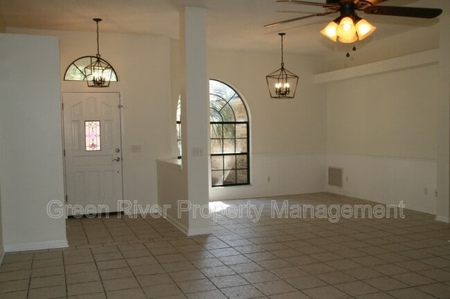 Photo - 6106 Pine Ave