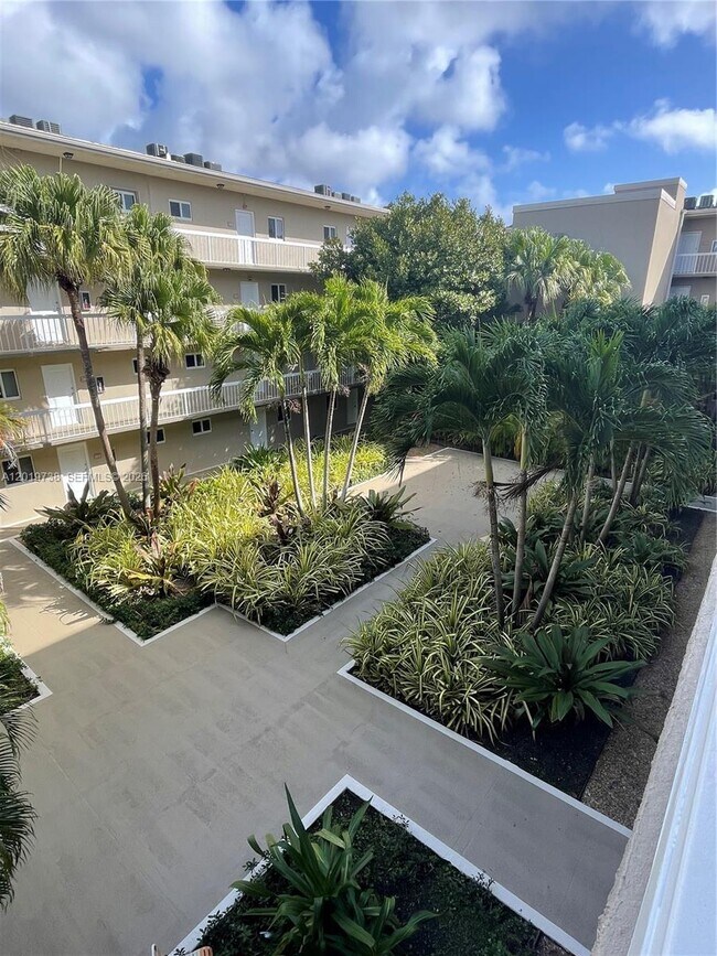 7815 Camino Real Unit I-216