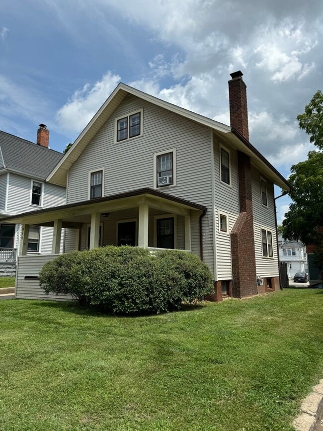 Photo - 845 E University Ave