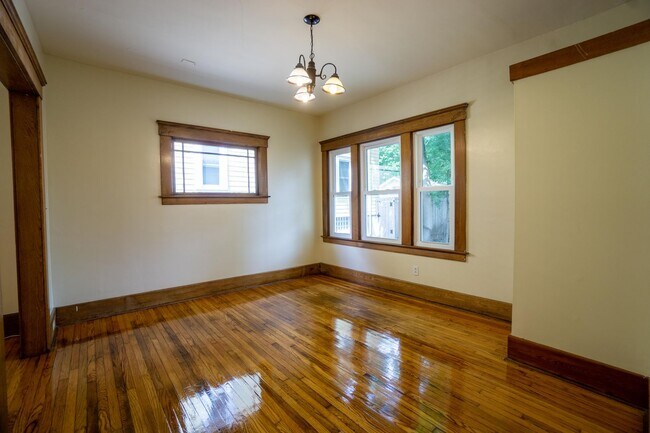 Photo - 225 Lennox Ave