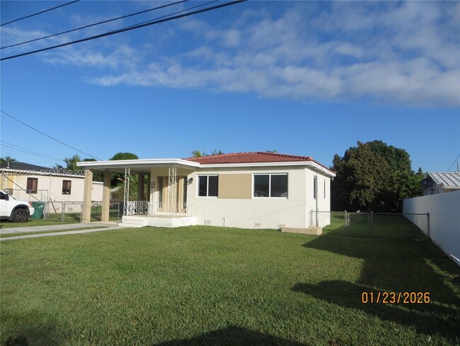 Photo - 7435 SW 22nd St