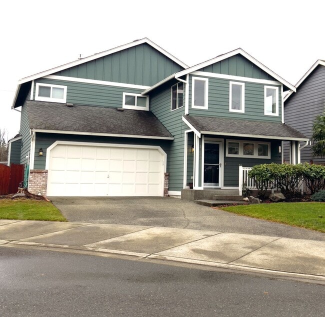 Building Photo - Fantastic roomy and bright 4 bed