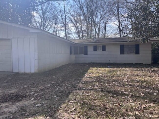 Building Photo - 1333 Woody Dr