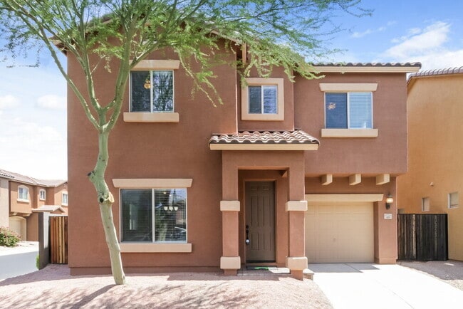 Building Photo - 311 S Travis Rental