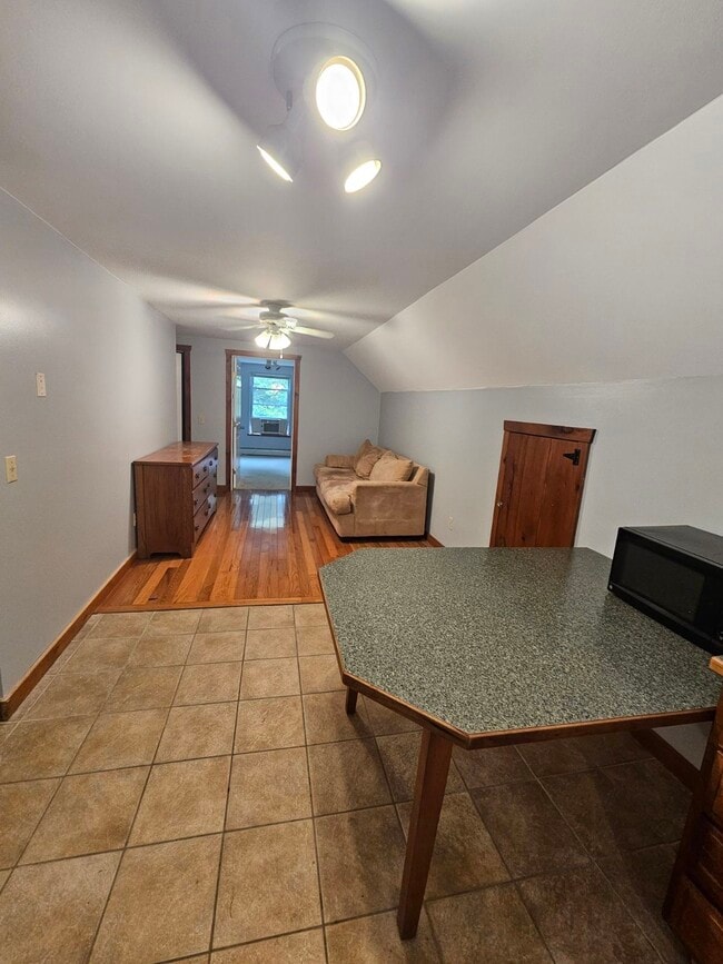 Photo - 145 Worthington Rd Unit 2 bed utilities included
