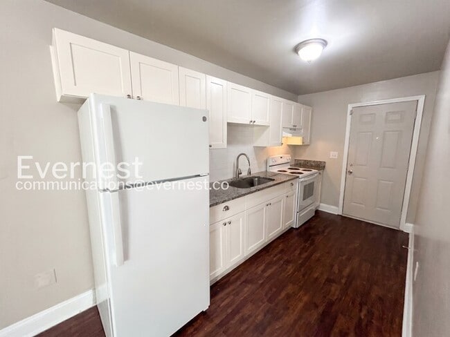 Photo - 969 Forest Ave Unit b6