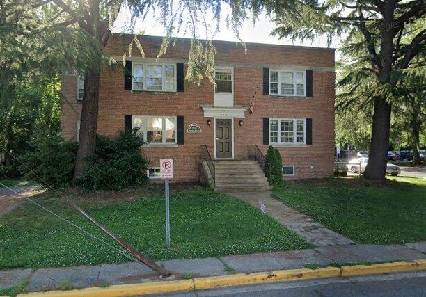 Building Photo - 751X Hopkins Ave Unit 1