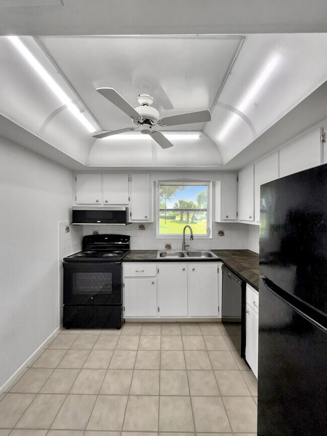 5263 Cresthaven Blvd Unit A