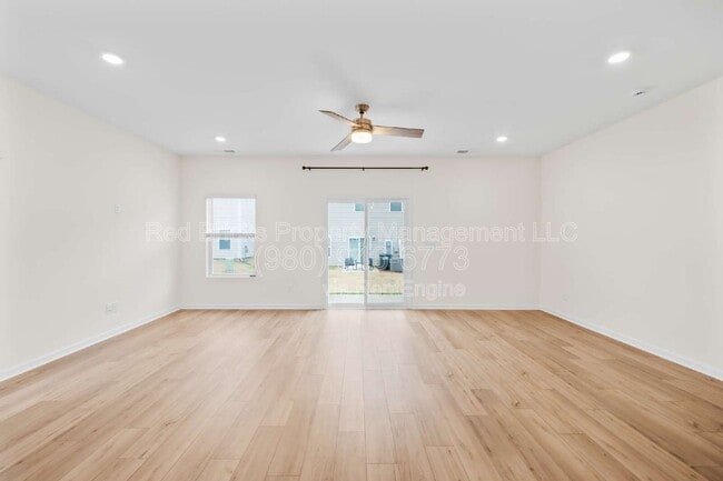 Photo - 7145 Bentz St