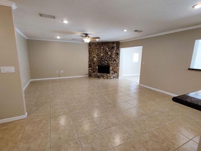 Photo - 615 Fox Valley Dr