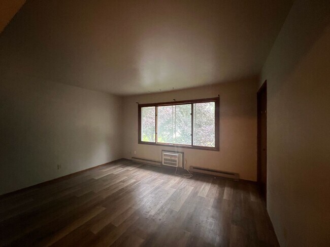 Photo - 909 Genrich St Unit 6