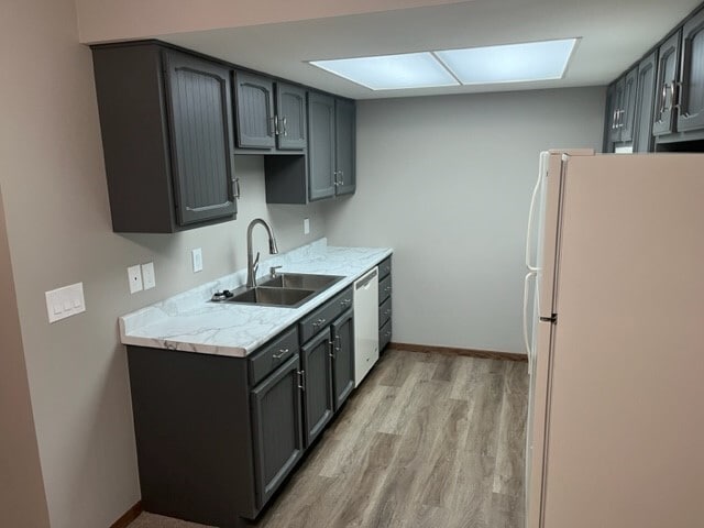 Photo - 3584 Neerpark Dr