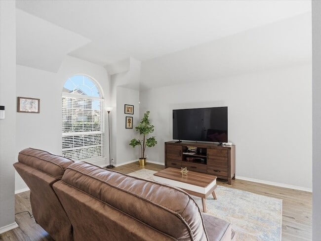 Photo - 1316 Pelham Ln