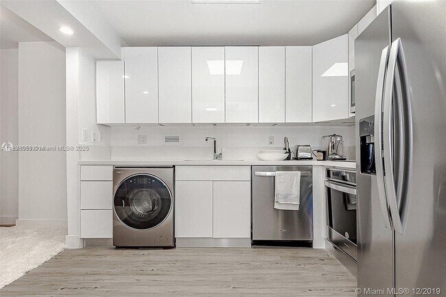 Photo - 2301 Collins Ave Unidad 843