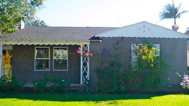 Photo - 10564 Ayres Ave