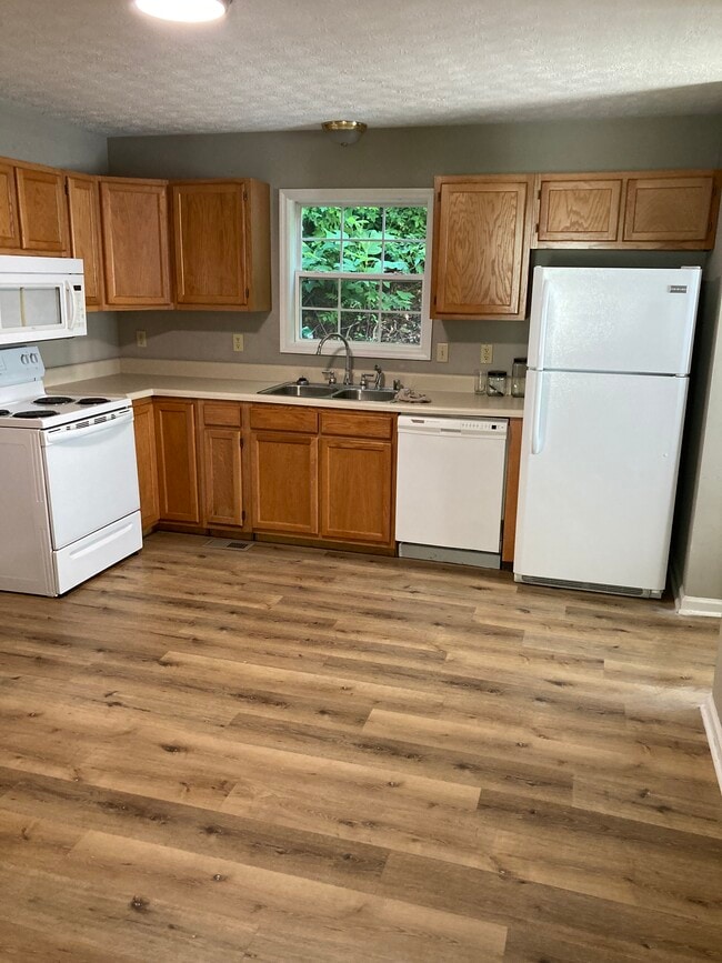 Photo - 1007 W 5th St