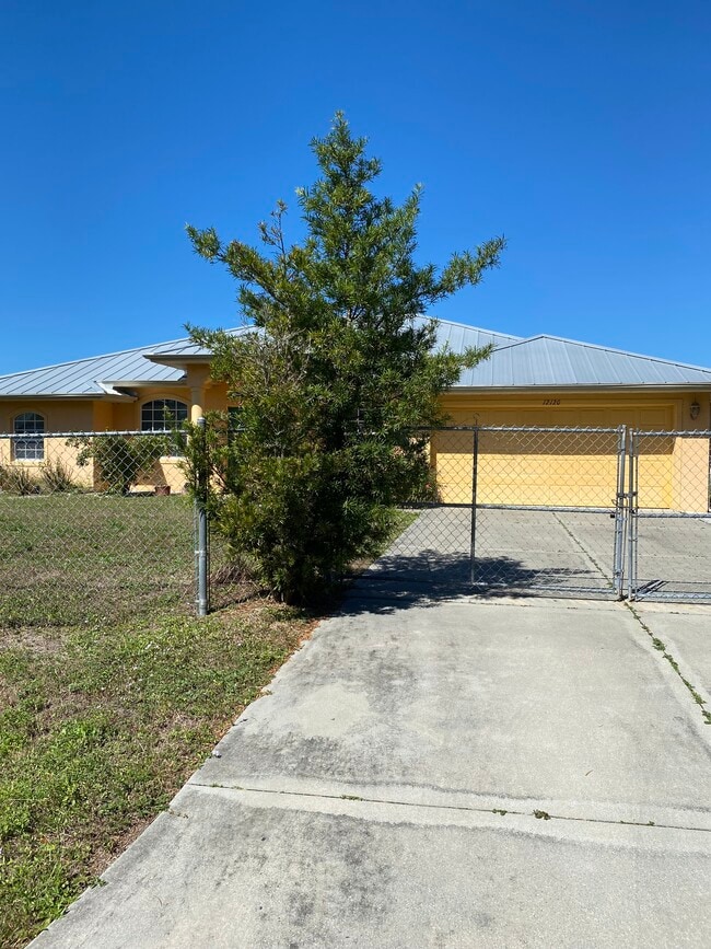 12120 Granada Dr Unit 1