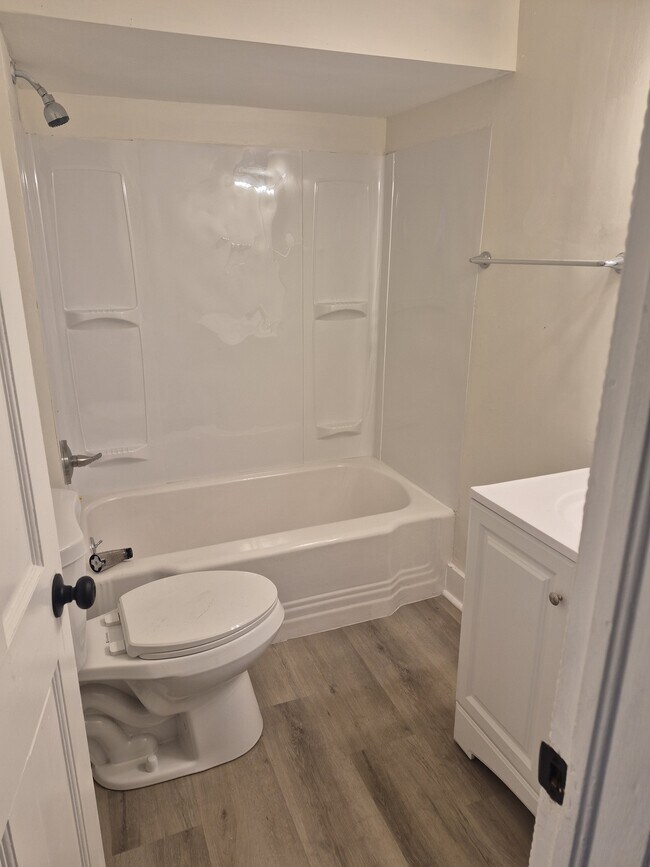 3449 W 54th St Unidad 3449 west 54th lower unit