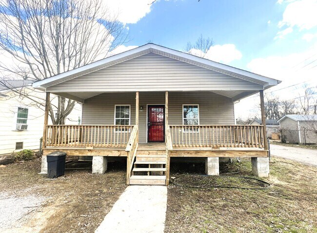 Building Photo - 1816 S Holly St Rental