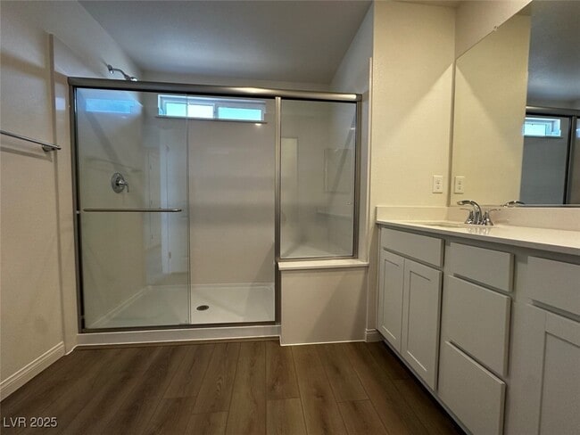 Building Photo - 9649 Hinson St Rental