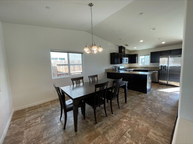 Photo - 3 Bed 2 Bath South Bakersfield Home