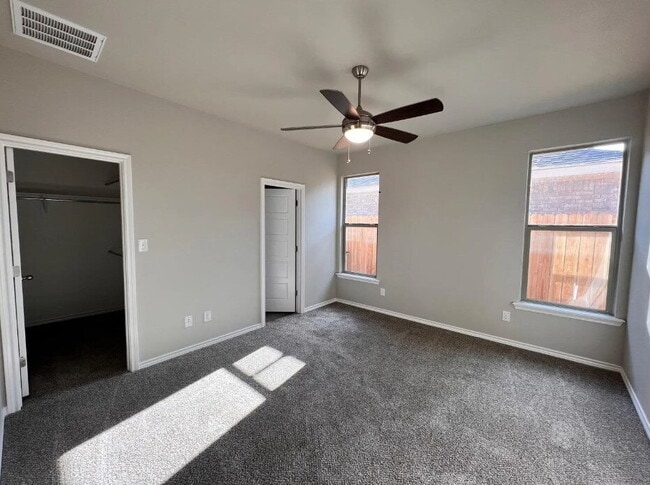 Photo - Modern Luxurious Flair In Burgamy Park!