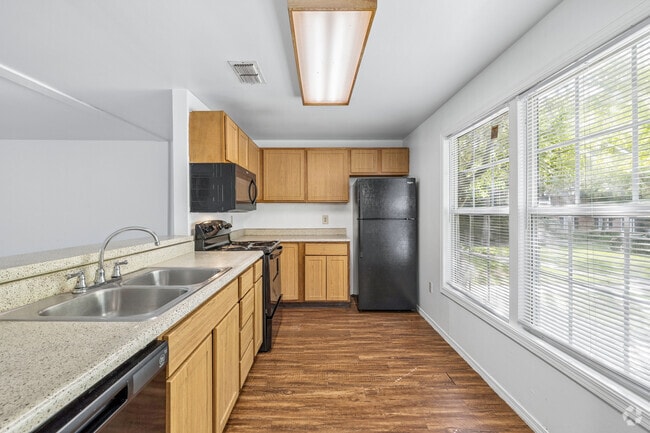 3BR, 2BA - 2,000SF - Kitchen