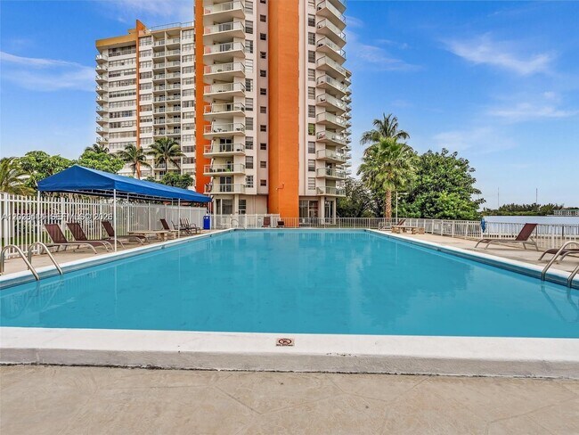 Photo - 1301 NE Miami Gardens Dr Unit 702W