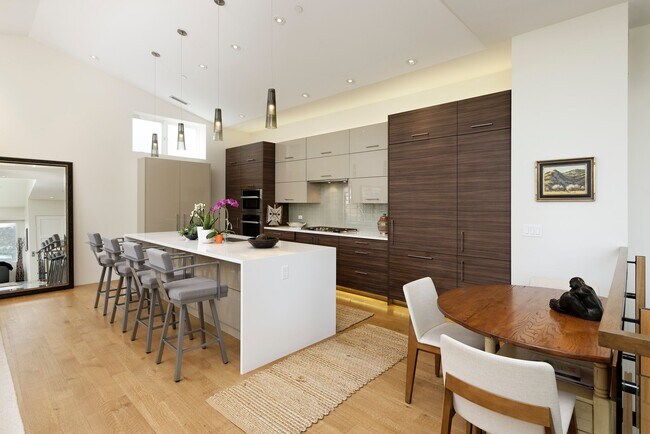 Photo - 751 Promontory Ln