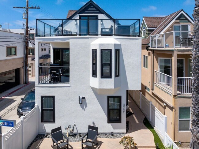3721 Strandway
