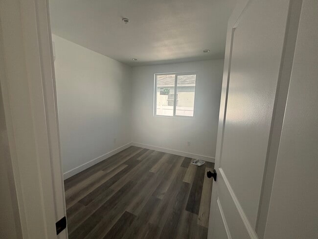 Photo - 3006 S Palm Grove Ave