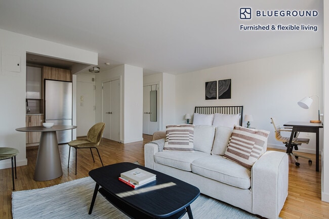 309 W 30th St Unidad SI FL7-ID1758