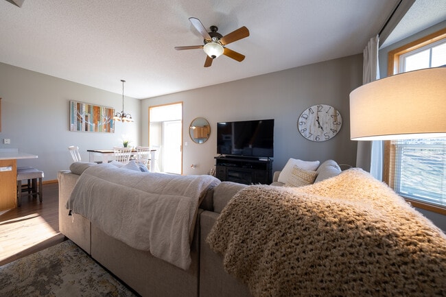 Photo - 20647 Hampshire Way