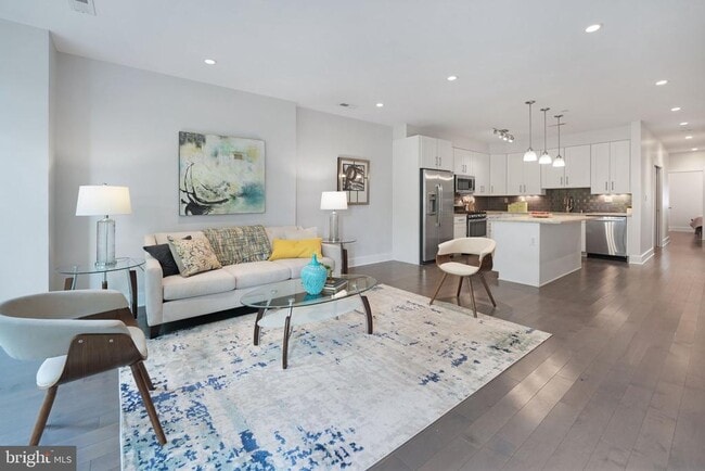 Photo - 3821 14th St NW Unidad 6