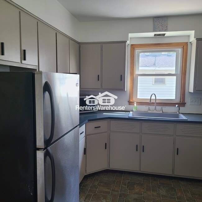 Photo - 135 24th Ave S