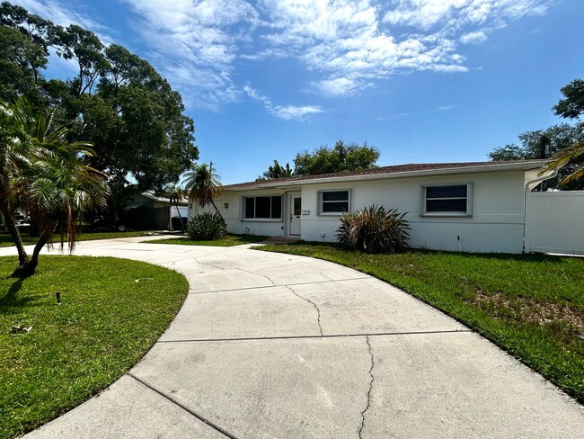 Photo - 3 Bed 2 Bath Home for Rent in Ideal Northeast St. Pete Neighborhood