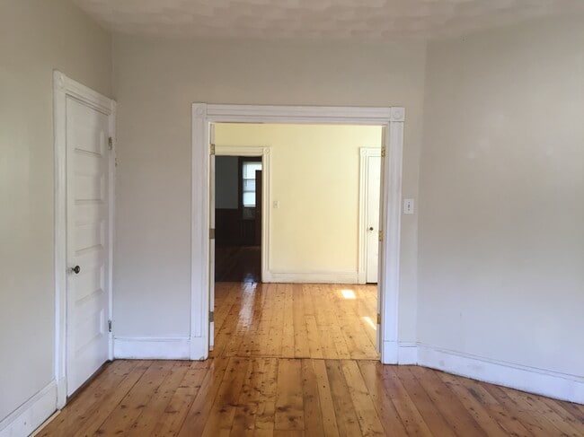 Photo - 262 Maverick St Unidad 3