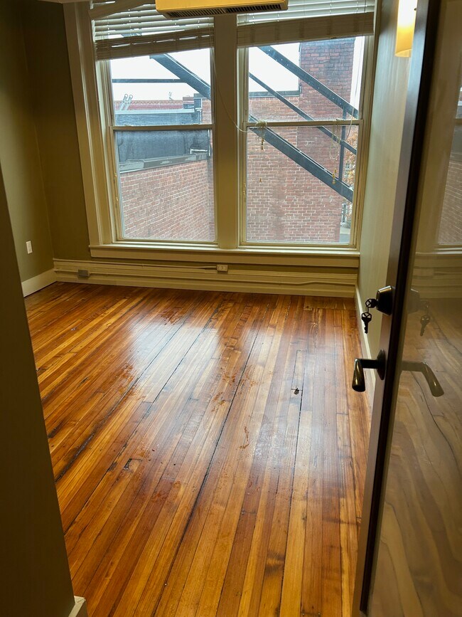 Photo - 98 Main St Unit 2