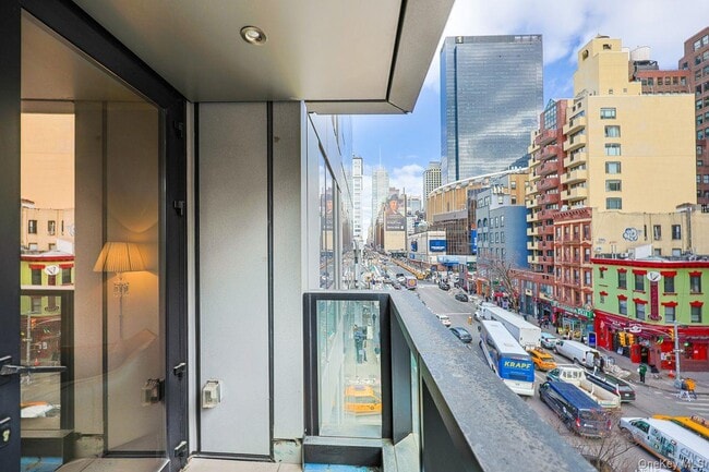 Photo - 300 W 30th St Unit 4D
