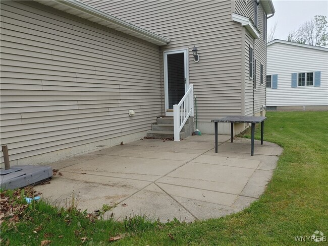 Building Photo - 579 Homestead Dr