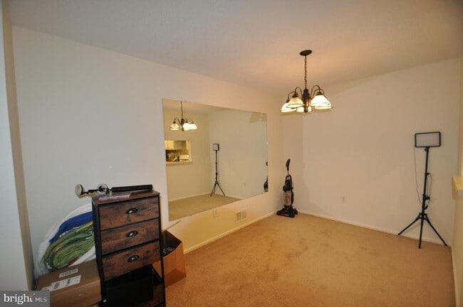 Photo - 13 Voscek Ct